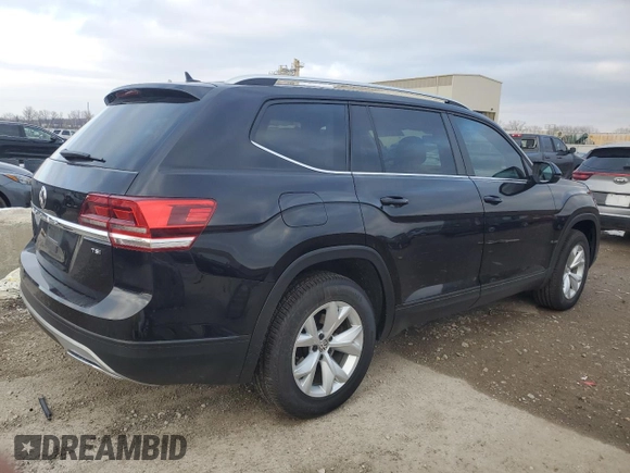 2018 Volkswagen Atlas SE with VIN 1V2CP2CA5JC598268, listed as a Copart auction lot 82860014 with 102,341 mi miles and Salvage title. Bid and sale history available at DreamBid. Image 3.