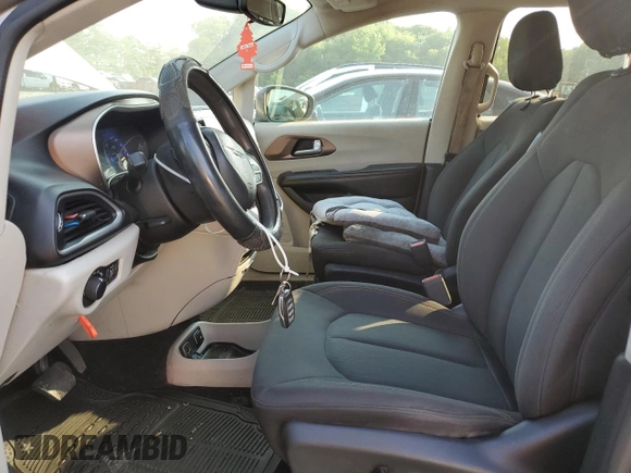 2017 Chrysler Pacifica Touring with VIN 2C4RC1DG1HR536856, listed as a Copart auction lot 58973155 with 142,520 mi miles and Salvage title. Bid and sale history available at DreamBid. Image 7.