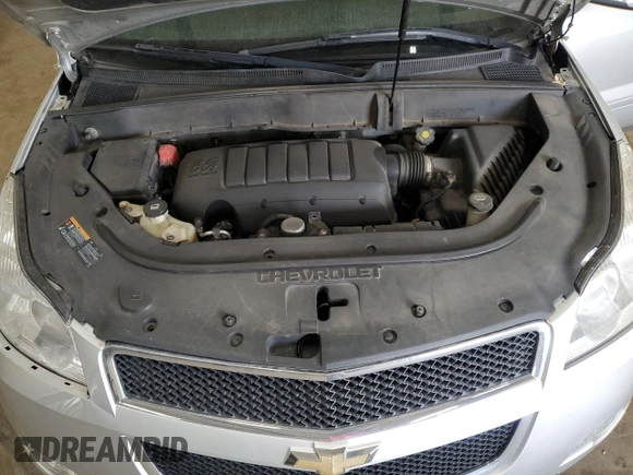 2012 Chevrolet Traverse 1LT z VIN 1GNKVGEDXCJ185307, wystawiony jako Copart lot #52724985 z przebiegiem 167 192 mil mil oraz Szkoda całkowita • Salvage title. Historia ofert i sprzedaży dostępna na DreamBid. Obrazek 12.