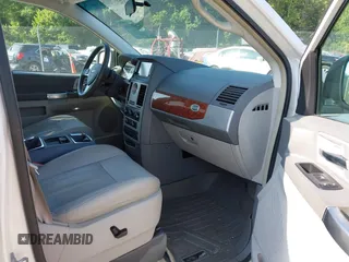 2008 Chrysler Town & Country Touring with VIN 2A8HR54P38R844492, listed as a IAAI auction lot 42691356 with 223,120 mi miles and . Bid and sale history available at DreamBid. Image 5.
