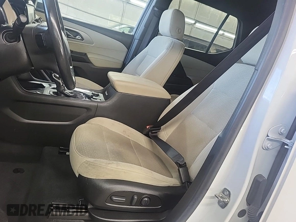 2022 Chevrolet Traverse LT Cloth with VIN 1GNERGKW4NJ158307, listed as a IAAI auction lot 42708260 with 60,990 mi miles and . Bid and sale history available at DreamBid. Image 34.