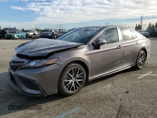 2022 Toyota Camry SE with VIN 4T1T11AK1NU688019, listed as a Copart auction lot 46875745 with 69,190 mi miles and Salvage Title. Bid and sale history available at DreamBid. Image 1.