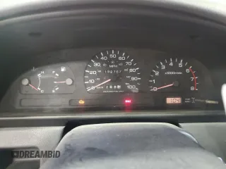 1994 Nissan Frontier XE z VIN 1N6SD16S6RC403596, wystawiony jako Copart lot #61856285 z przebiegiem 152 767 mil mil oraz Czysty tytuł • Clean title. Historia ofert i sprzedaży dostępna na DreamBid. Obrazek 9.