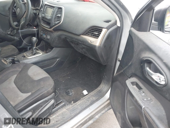 2016 Jeep Cherokee Sport with VIN 1C4PJLAB3GW159146, listed as a IAAI auction lot 42188887 with 115,151 mi miles and . Bid and sale history available at DreamBid. Image 5.