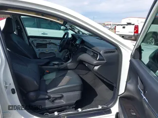 2022 Toyota Camry SE with VIN 4T1T11AK6NU013136, listed as a IAAI auction lot 41453252 with 63,405 mi miles. Bid and sale history available at carsss.com. Image 5.