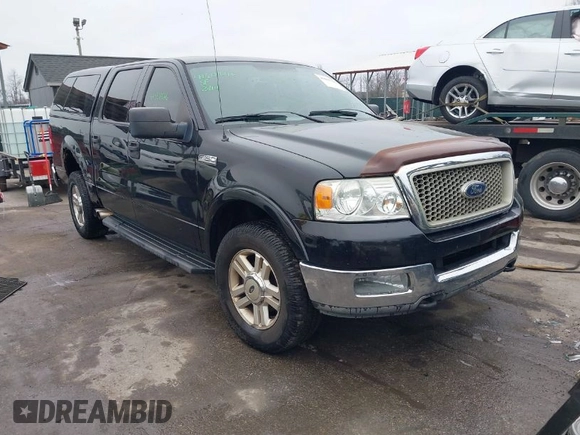2004 Ford F-150 XLT with VIN 1FTPW14514KC04132, listed as a IAAI auction lot 41801246 with 224,488 mi miles. Bid and sale history available at carsss.com. Image 1.