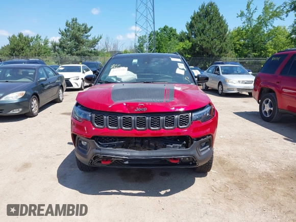 2025 Jeep Compass Trailhawk with VIN 3C4NJDDNXST551154, listed as a IAAI auction lot 42573595 with 4,392 mi miles and . Bid and sale history available at DreamBid. Image 12.