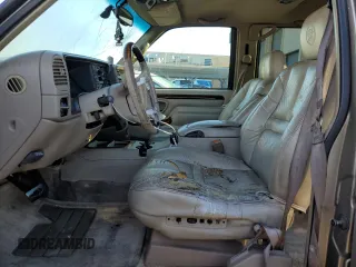 2000 Cadillac Escalade z VIN 1GYEK13R5YR107157, wystawiony jako Copart lot #89024795 z przebiegiem 172 599 mil mil oraz Szkody całkowita. Historia ofert i sprzedaży dostępna na DreamBid. Obrazek 7.