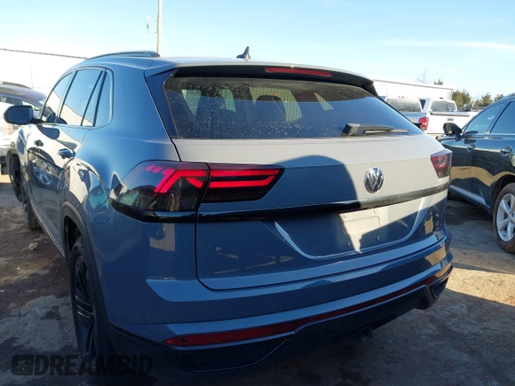 2021 Volkswagen Atlas SEL Premium with VIN 1V2TE2CAXMC215550, listed as a IAAI auction lot 41579665 with 55,264 mi miles and . Bid and sale history available at DreamBid. Image 16.
