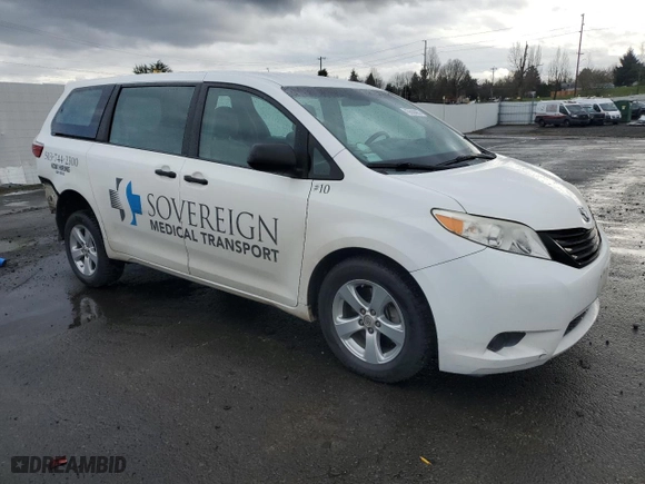 2015 Toyota Sienna L with VIN 5TDZK3DC0FS600692, listed as a Copart auction lot 45550485 with 220,568 mi miles and Salvage Title. Bid and sale history available at carsss.com. Image 4.