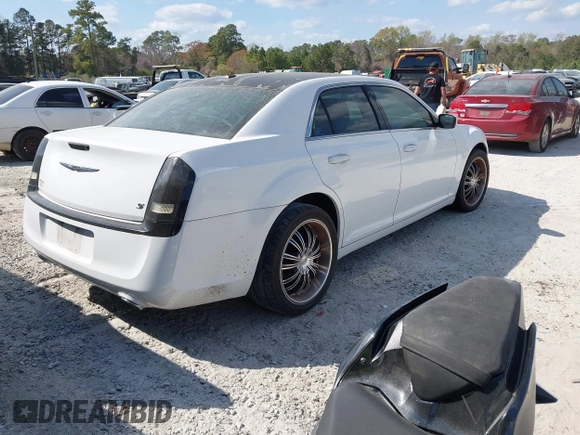 2013 Chrysler 300 with VIN 2C3CCABG8DH515452, listed as a IAAI auction lot 41901436 with 84,341 mi miles. Bid and sale history available at carsss.com. Image 4.
