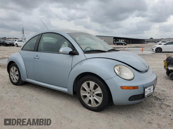 2009 Volkswagen Beetle S with VIN 3VWPW31C49M502931, listed as a Copart auction lot 55230655 with 124,870 mi miles and Clean Title. Bid and sale history available at DreamBid. Image 4.