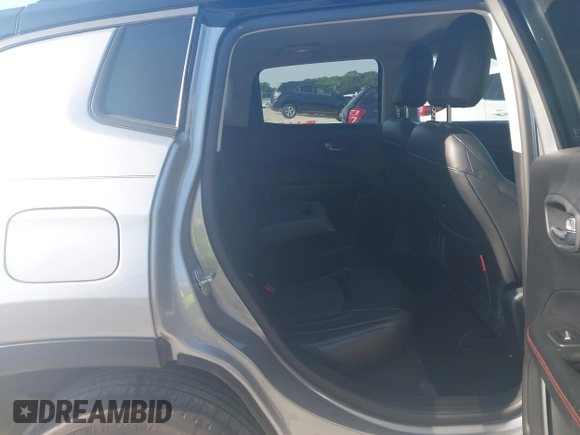 2017 Jeep Compass Trailhawk with VIN 3C4NJDDB3HT624492, listed as a IAAI auction lot 42618883 with 105,140 mi miles and . Bid and sale history available at DreamBid. Image 8.
