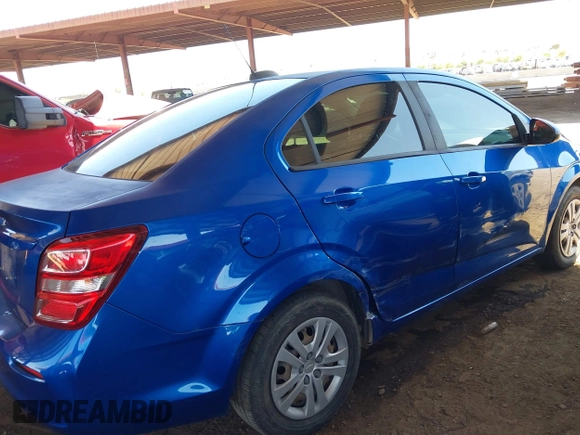 2017 Chevrolet Sonic LS z VIN 1G1JB5SH6H4165031, wystawiony jako IAAI lot #42107395 z przebiegiem 74 196 mil mil oraz . Historia ofert i sprzedaży dostępna na DreamBid. Obrazek 12.
