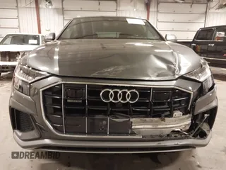 2020 Audi Q8 Prestige z VIN WA1FVAF11LD004003, wystawiony jako IAAI lot #42275194 z przebiegiem 56 045 mil mil oraz . Historia ofert i sprzedaży dostępna na DreamBid. Obrazek 6.