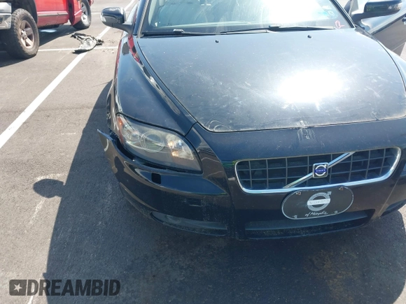 2010 Volvo C70 z VIN YV1672MC3AJ092362, wystawiony jako IAAI lot #42536725 z przebiegiem 79 474 mil mil oraz . Historia ofert i sprzedaży dostępna na DreamBid. Obrazek 6.
