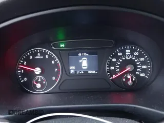 2020 Kia Sorento LX with VIN 5XYPGDA38LG679993, listed as a IAAI auction lot 41575064 with 89,945 mi miles and . Bid and sale history available at DreamBid. Image 7.