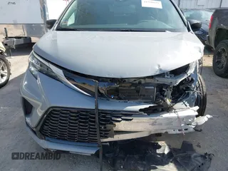 2024 Toyota Sienna XSE z VIN 5TDXSKFC4RS145137, wystawiony jako IAAI lot #41750659 z przebiegiem 17 606 mil mil oraz . Historia ofert i sprzedaży dostępna na DreamBid. Obrazek 13.