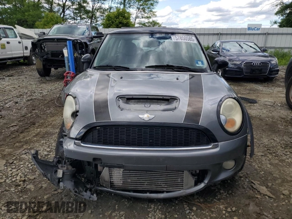 2007 MINI Hardtop S with VIN WMWMF73557TL90986, listed as a Copart auction lot 57850585 with 185,423 mi miles and Salvage title. Bid and sale history available at DreamBid. Image 5.