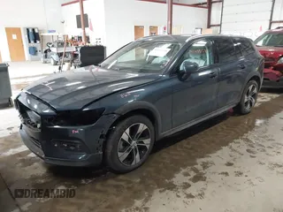 2022 Volvo V60 with VIN YV4102WK7N2092046, listed as a IAAI auction lot 41405128 with 37,785 mi miles and . Bid and sale history available at DreamBid. Image 17.