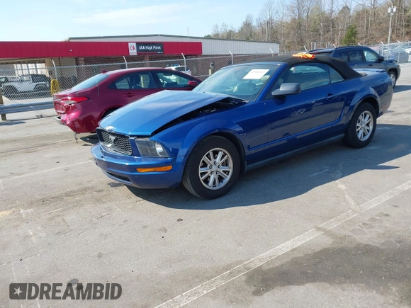 2008 Ford Mustang Deluxe with VIN 1ZVHT84N685193538, listed as a IAAI auction lot 41900065 with 132,208 mi miles and . Bid and sale history available at carsss.com. Image 2.