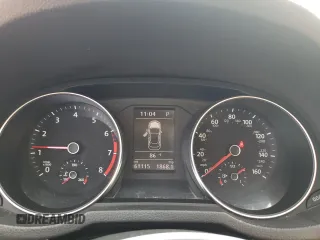 2017 Volkswagen Passat R-Line z VIN 1VWDT7A33HC079620, wystawiony jako Copart lot #71014204 z przebiegiem 61 115 mil mil oraz Szkoda całkowita • Salvage title. Historia ofert i sprzedaży dostępna na DreamBid. Obrazek 9.