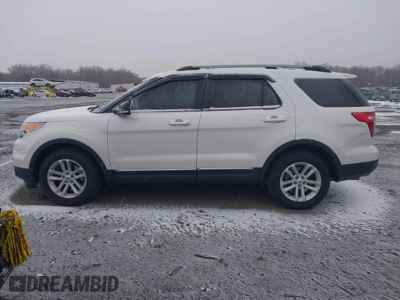 2014 Ford Explorer XLT with VIN 1FM5K7D85EGB32187, listed as a IAAI auction lot 41288259 with 237,289 mi miles. Bid and sale history available at carsss.com. Image 14.