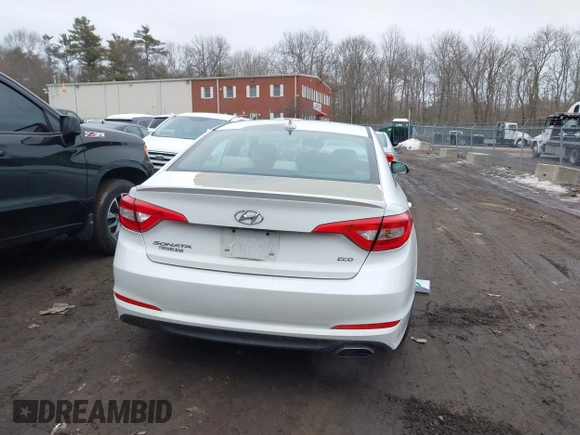2016 Hyundai Sonata Eco z VIN 5NPE24AA7GH416557, wystawiony jako IAAI lot #41521264 z przebiegiem 119 909 mil mil oraz . Historia ofert i sprzedaży dostępna na DreamBid. Obrazek 16.
