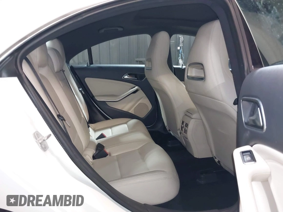 2018 Mercedes-Benz CLA 250 с VIN WDDSJ4GB0JN523159, выставлен на аукционе IAAI как лот 42055000 с пробегом 53 496 миль миль и . История ставок и продаж доступна на DreamBid. Изображение 8.