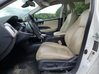 2018 Honda Clarity Plug-In Hybrid Touring with VIN JHMZC5F3XJC003225, listed as a Copart auction lot 68442364 with 117,254 mi miles and Salvage Title. Bid and sale history available at carsss.com. Image 7.