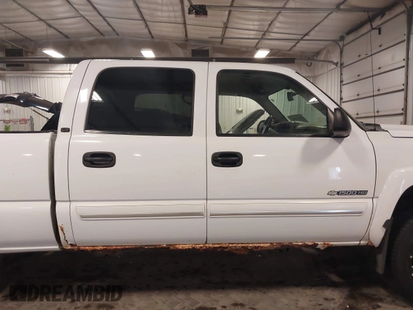 2006 Chevrolet Silverado 1500HD LT1 with VIN 1GCGK13U76F242626, listed as a IAAI auction lot 40786885 with 171,077 mi miles and . Bid and sale history available at DreamBid. Image 14.