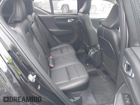 2021 Volvo XC40 Inscription with VIN YV4162UL2M2457905, listed as a IAAI auction lot 42017891 with 48,424 mi miles and . Bid and sale history available at DreamBid. Image 8.