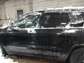 2019 Jeep Grand Cherokee Overland with VIN 1C4RJFCG4KC583691, listed as a IAAI auction lot 41505711 with 109,921 mi miles. Bid and sale history available at carsss.com. Image 15.