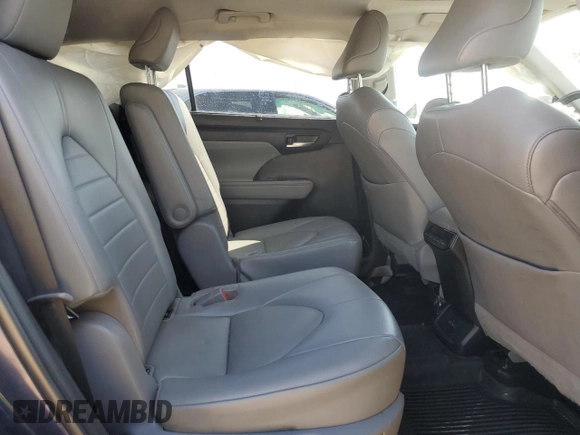 2022 Toyota Highlander XLE with VIN 5TDGZRBH8NS573003, listed as a Copart auction lot 56254485 with 19,293 mi miles and Salvage title. Bid and sale history available at DreamBid. Image 11.