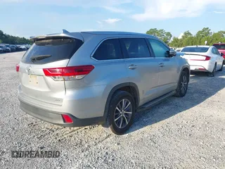 2018 Toyota Highlander SE with VIN 5TDKZRFH7JS531369, listed as a IAAI auction lot 42671645 with 130,222 mi miles and . Bid and sale history available at DreamBid. Image 4.
