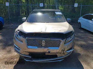 2019 Lincoln MKC Reserve with VIN 5LMCJ3D93KUL53163, listed as a IAAI auction lot 42097105 with 71,066 mi miles and . Bid and sale history available at DreamBid. Image 12.
