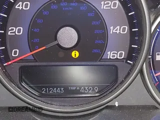2006 Acura RL z VIN JH4KB16566C008802, wystawiony jako IAAI lot #41457360 z przebiegiem 212 443 mil mil oraz . Historia ofert i sprzedaży dostępna na DreamBid. Obrazek 15.
