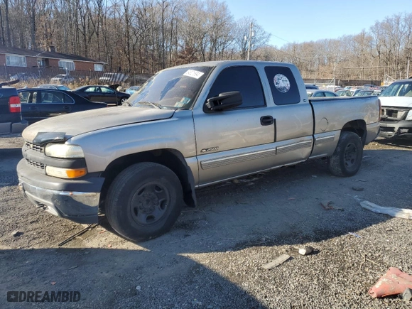 2000 Chevrolet Silverado 2500 LS with VIN 1GCFC29U4YZ101133, listed as a Copart auction lot 84821694 with 149,142 mi miles and Salvage Title. Bid and sale history available at carsss.com. Image 1.