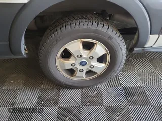 2019 Ford Transit с VIN 1FTYR1YG0KKA38013, выставлен на аукционе IAAI как лот 42832415 с пробегом 113 443 миль миль и . История ставок и продаж доступна на DreamBid. Изображение 10.