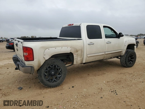 2011 Chevrolet Silverado 1500 LT with VIN 3GCPCSE00BG405302, listed as a Copart auction lot 84955574 with 155,856 mi miles and Salvage Title. Bid and sale history available at DreamBid. Image 3.