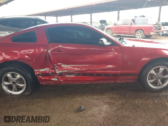 2008 Ford Mustang Deluxe with VIN 1ZVHT80N985143223, listed as a IAAI auction lot 42023600 with 193,678 mi miles. Bid and sale history available at carsss.com. Image 13.