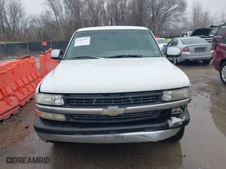 2000 Chevrolet Silverado 1500 with VIN 1GCEC14W0YE199633, listed as a IAAI auction lot 41465837 with 241,159 mi miles. Bid and sale history available at carsss.com. Image 13.