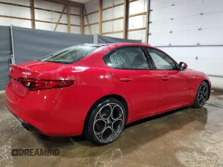 2023 Alfa Romeo Giulia Veloce z VIN ZARFAMBN1P7670638, wystawiony jako Copart lot #44301935 z przebiegiem 47 431 mil mil oraz Tytuł czysty. Historia ofert i sprzedaży dostępna na DreamBid. Obrazek 3.
