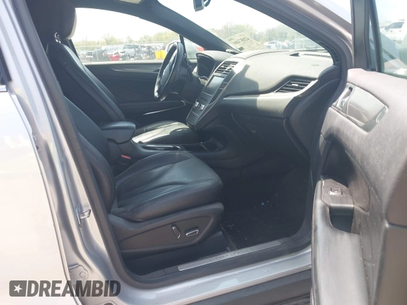2015 Lincoln MKC with VIN 5LMCJ2A94FUJ16038, listed as a IAAI auction lot 42057400 with 102,848 mi miles. Bid and sale history available at carsss.com. Image 5.