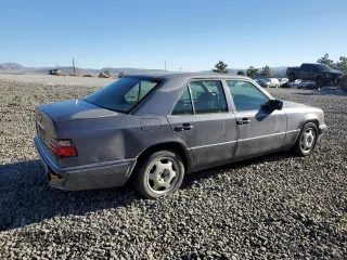 1995 Mercedes-Benz 400 with VIN WDBEA34E1SC269568, listed as a Copart auction lot 49800915 with 171,214 mi miles and Salvage Title. Bid and sale history available at carsss.com. Image 3.