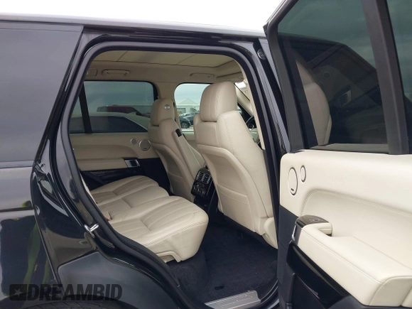 2017 Land Rover Range Rover z VIN SALGS2FE7HA327811, wystawiony jako IAAI lot #41232873 z przebiegiem 55 304 mil mil oraz . Historia ofert i sprzedaży dostępna na DreamBid. Obrazek 8.
