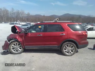 2013 Ford Explorer XLT z VIN 1FM5K7D82DGA83349, wystawiony jako IAAI lot #41782038 z przebiegiem Nie podano mil oraz . Historia ofert i sprzedaży dostępna na DreamBid. Obrazek 15.