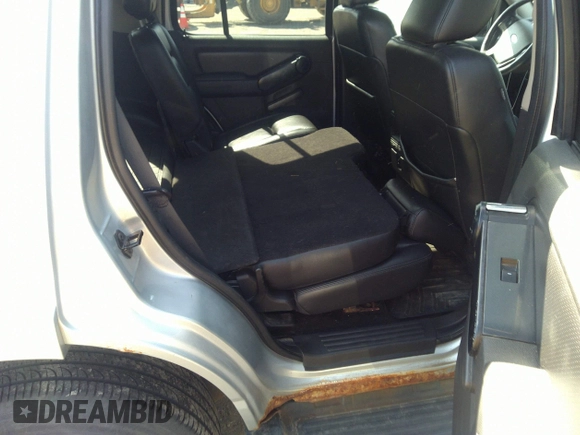 2009 Ford Explorer XLT with VIN 1FMEU73869UA17990, listed as a IAAI auction lot 41787675 with 198,364 mi miles. Bid and sale history available at carsss.com. Image 8.