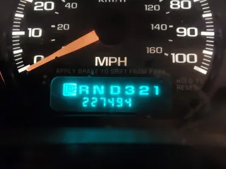 1999 Chevrolet Silverado 1500 LT with VIN 2GCEK19T8X1163660, listed as a IAAI auction lot 41758994 with 227,494 mi miles. Bid and sale history available at carsss.com. Image 15.