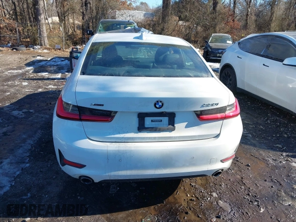 2020 BMW 3 Series 330i xDrive with VIN 3MW5R7J08L8B24124, listed as a IAAI auction lot 41375124 with 90,989 mi miles. Bid and sale history available at carsss.com. Image 17.